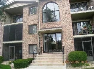 4926 134th St APT 210, Midlothian, IL 60445