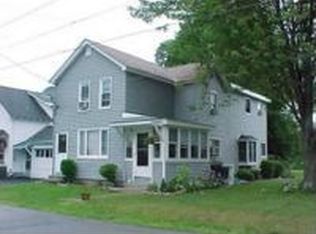 10 Liberty St, Corinth, NY 12822