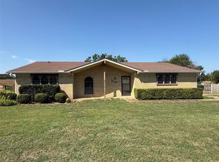 229 Travis Ln, Hewitt, TX 76643