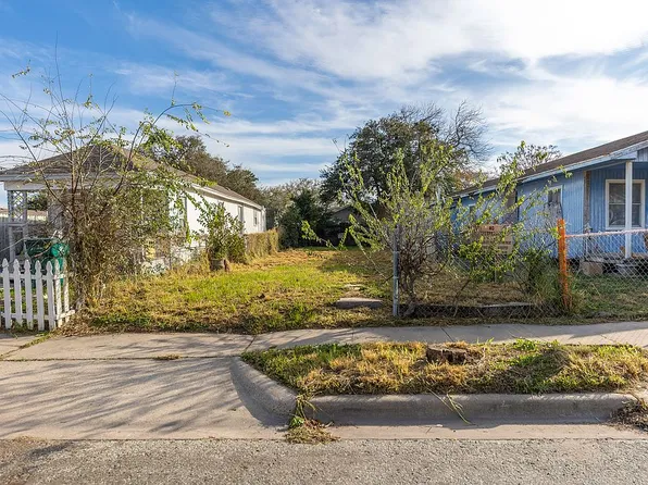 2215 Coleman Ave, Corpus Christi, TX 78405