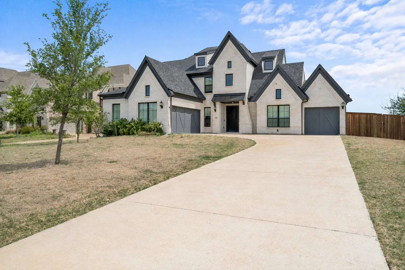 4 bed, 2883 sqft, $4,750 — Photo 1