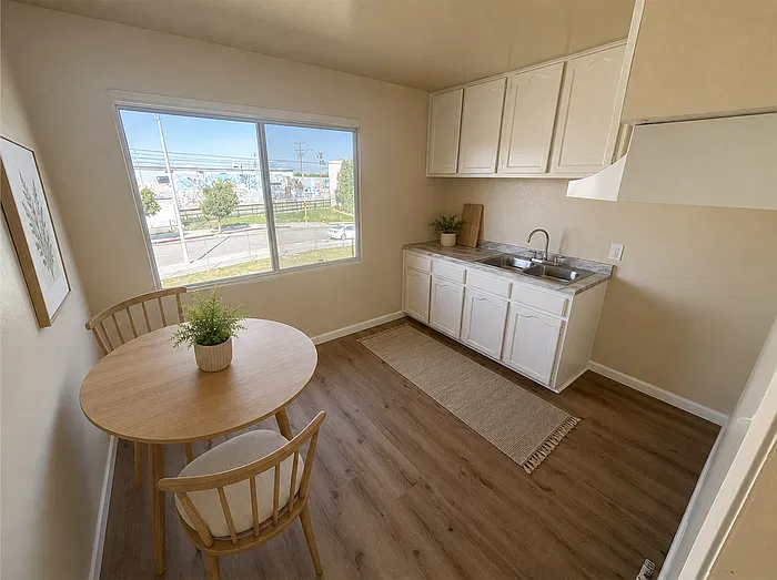 7118 West Blvd #3