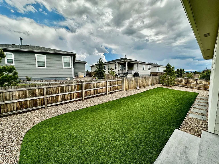 3983 Castle Vista Dr — Photo 35