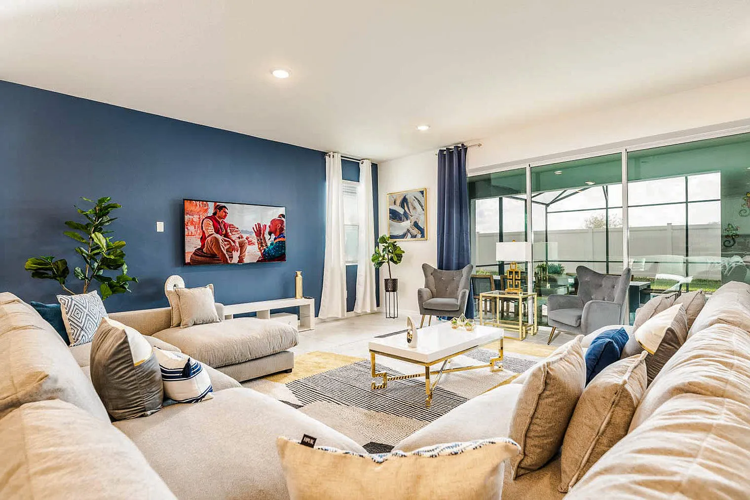 9 bed, 6.0 bath, 4370 sqft, $8,911 — Photo 1