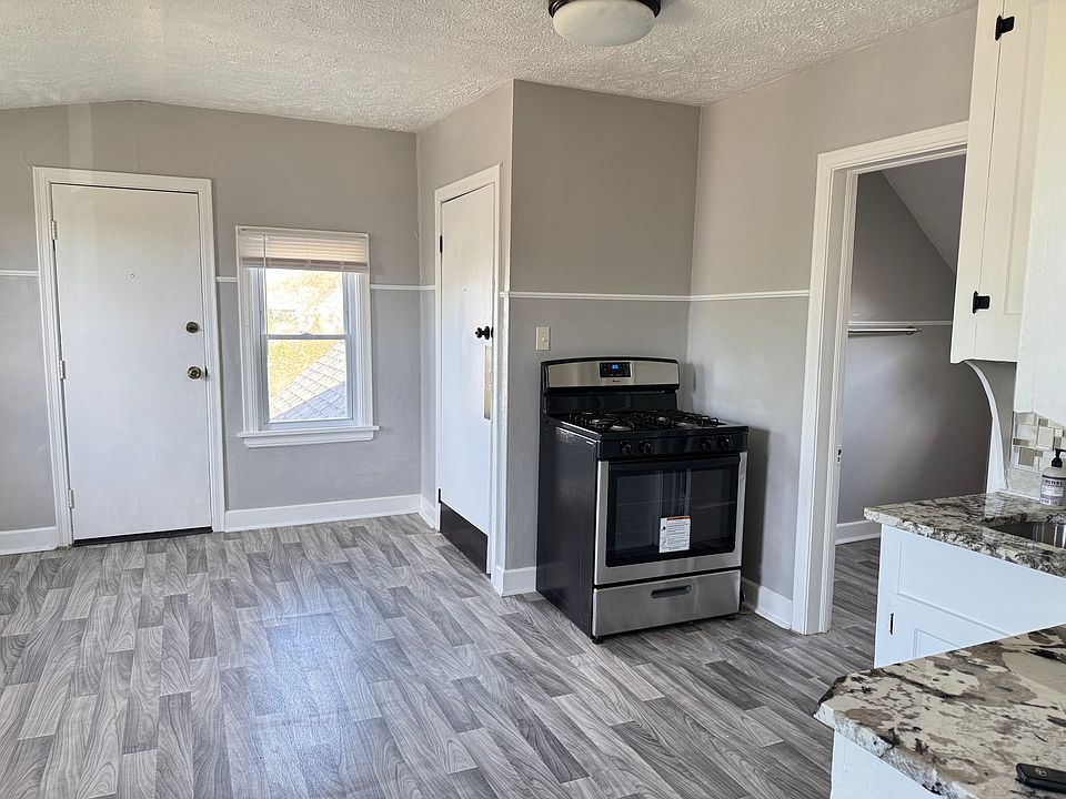 Dine In Kitchen