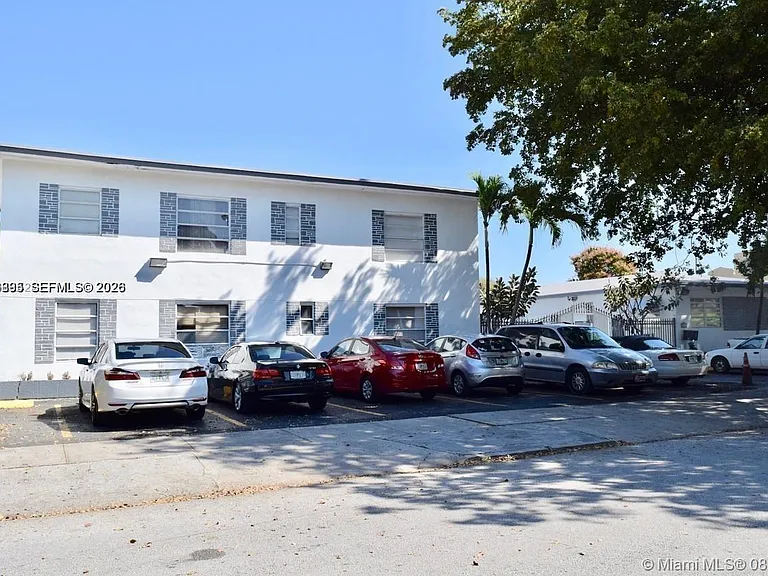1843 Dewey St #118 — Photo 7