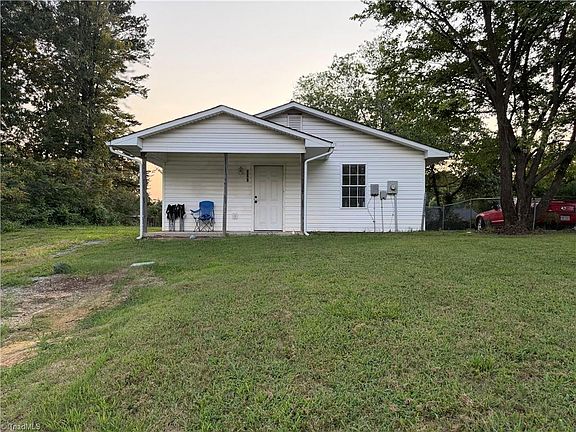 2nd image of 302 Goforth Dr