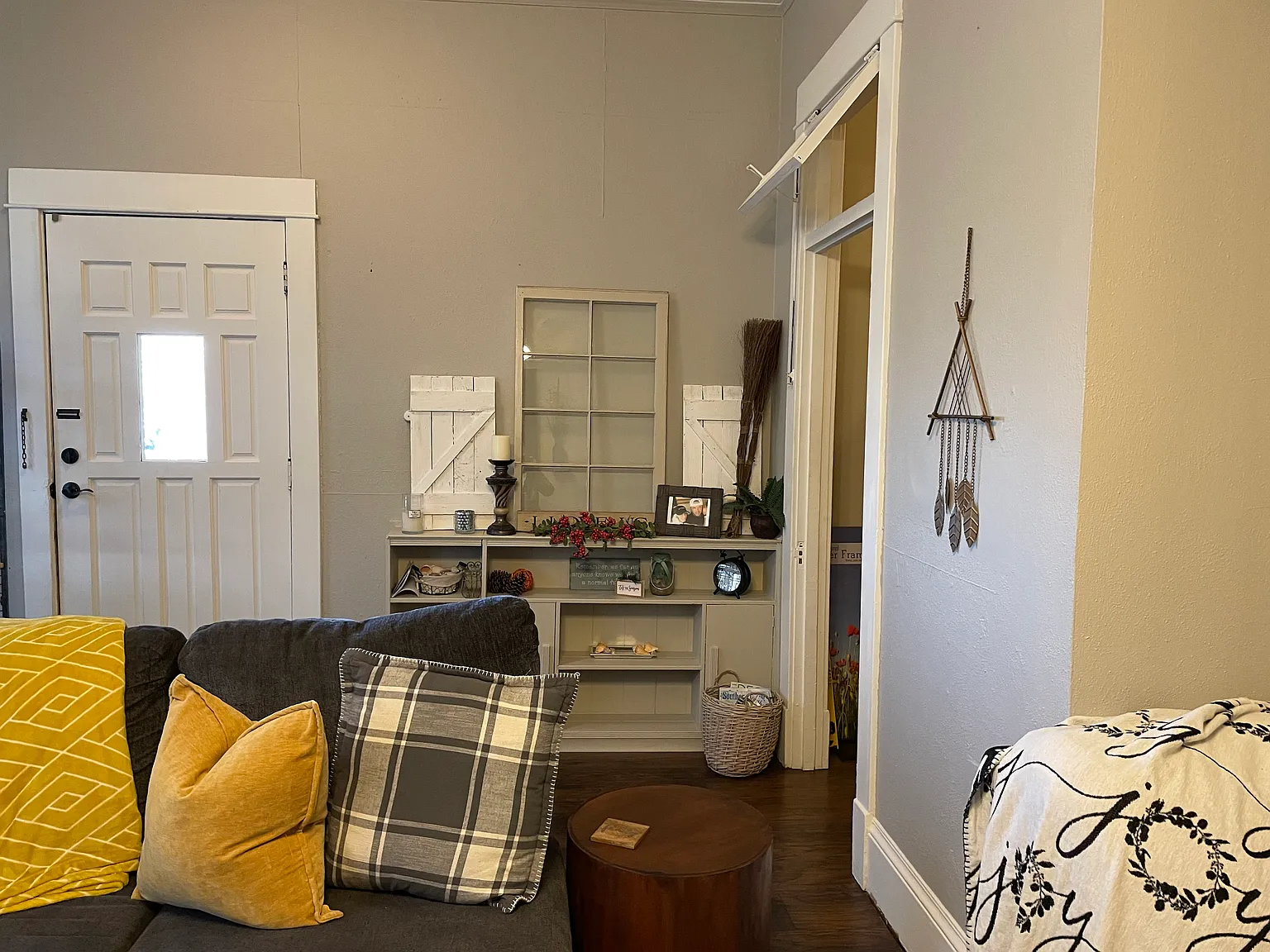 1 bed, 1000 sqft, $1,150 — Photo 2