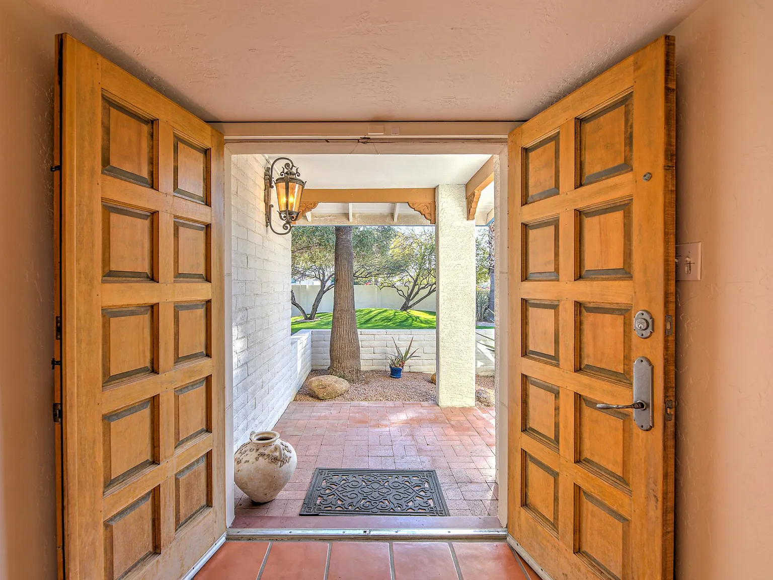 E Camelback Rd, Phoenix — Photo 2