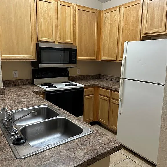 10111 Courtney Palms Blvd #201 — Photo 9