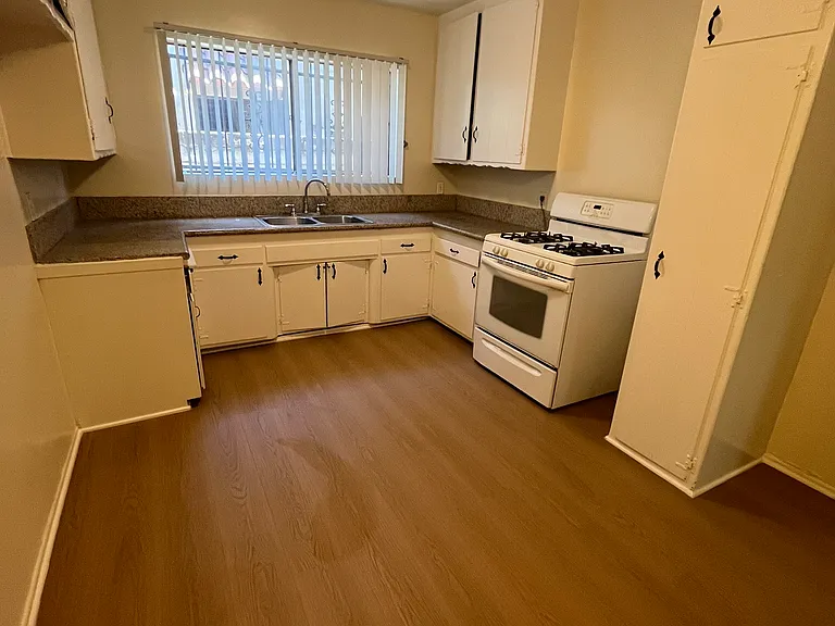 14632 Erwin St #2 — Photo 6