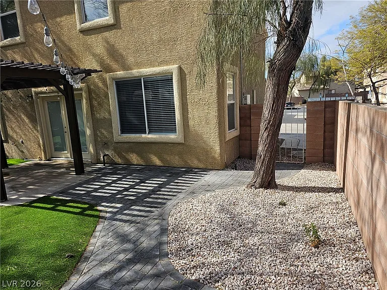 140 Samantha Rose St — Photo 25