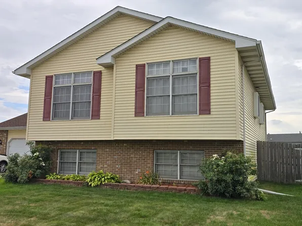 3010 Angelina St, Portage, IN 46368