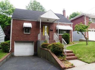 677 Virgil Ave, Ridgefield, NJ 07657