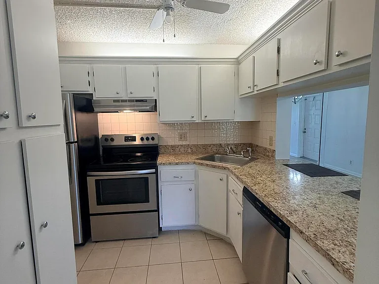 703 Sunny Pine Way #C1 — Photo 9