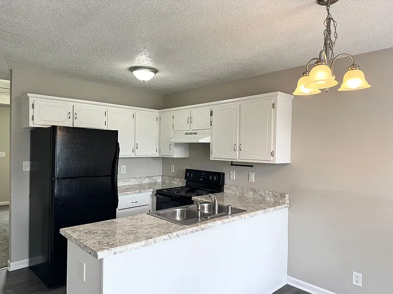 1200 Carol Dr — Photo 4