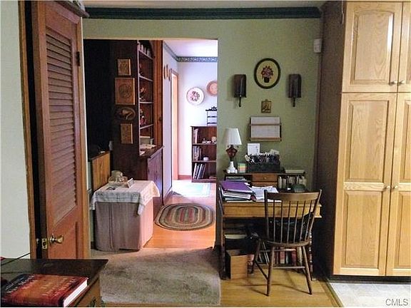 4th image of 48 Lucille Dr