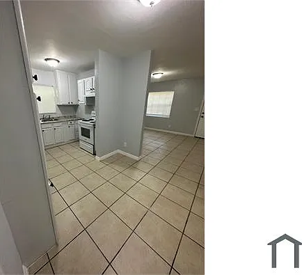 1109 W 20th St — Photo 14