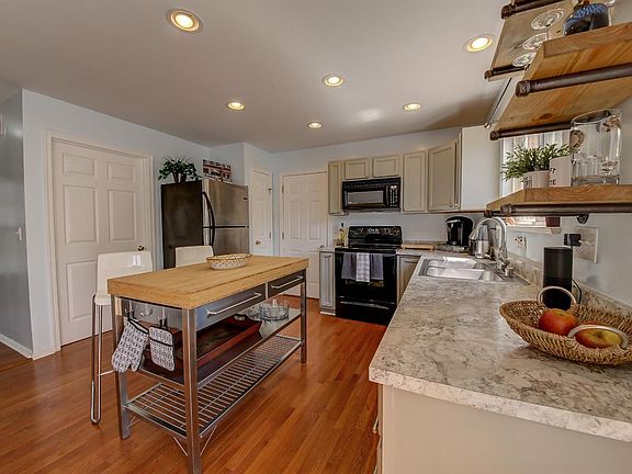 3rd image of 11546 Hancock Ct