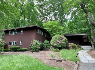 30 Peacock Farm Rd, Lexington, MA 02421