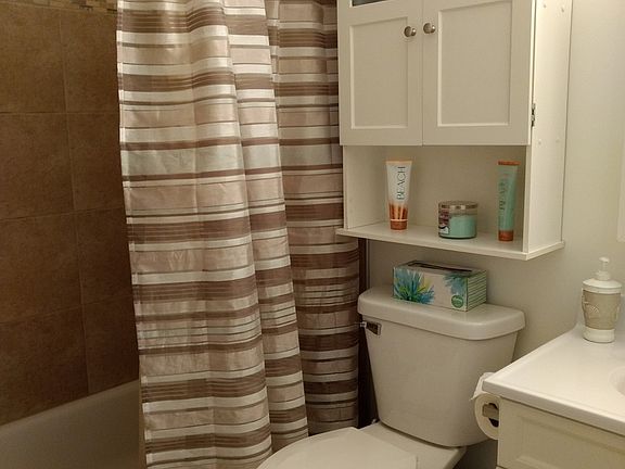 5th image of 455 Sidney Ave Unit A