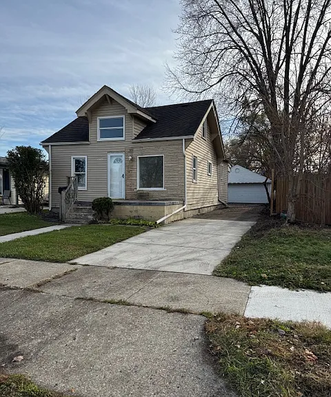 1576 E Harry Ave — Photo 1