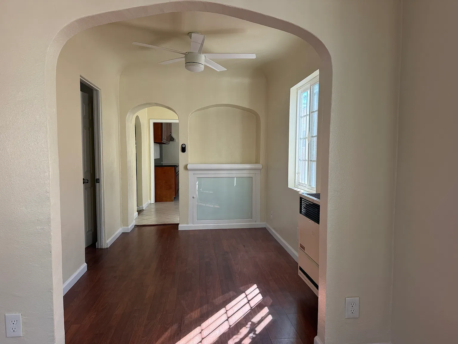 2 bed, 1200 sqft, $3,298 — Photo 3