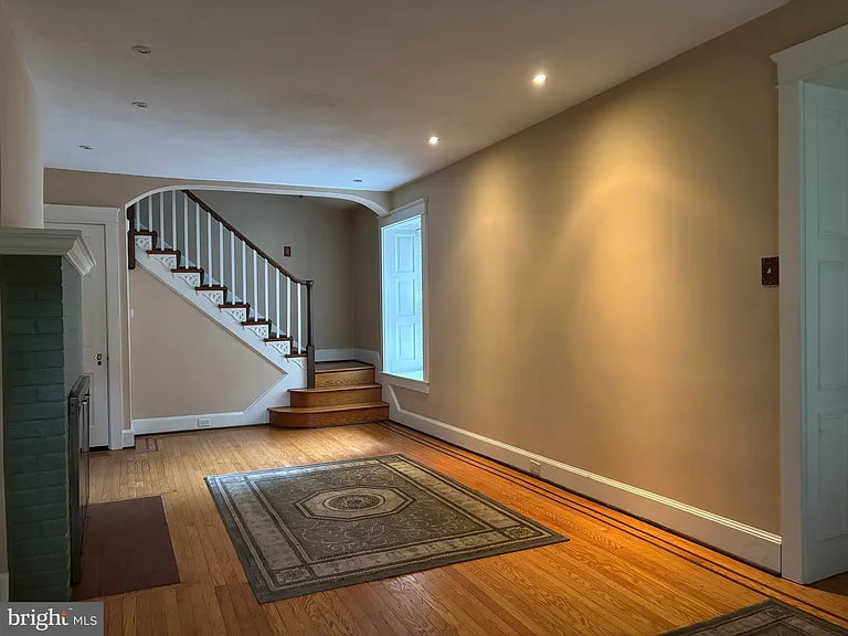 1121 Spring Grove Ave — Photo 5