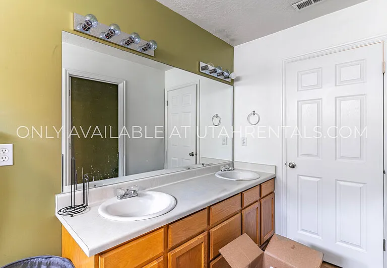 1156 S 1420 E — Photo 18