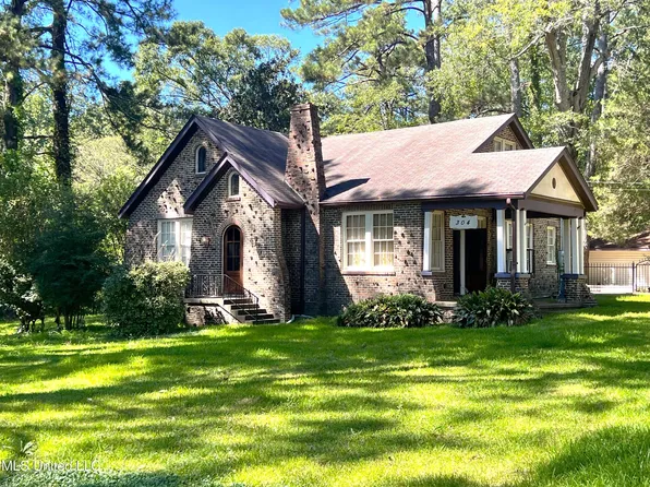 304 Alta Woods Blvd, Jackson, MS 39204