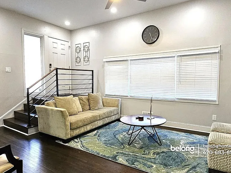 2511 Susan Ln SW — Photo 2