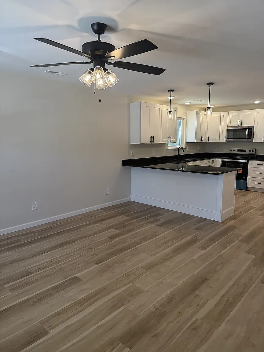3 bed, 1204 sqft, $1,725 — Photo 3