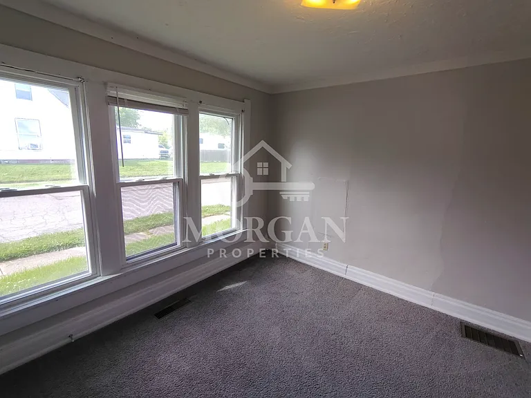 2233 Fairview St — Photo 6