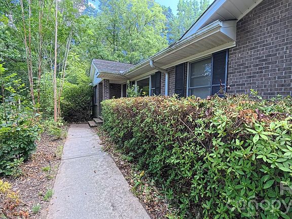4th image of 3550 Tree Line Dr