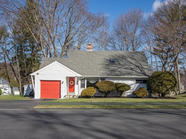 6 University Dr, Natick, MA 01760