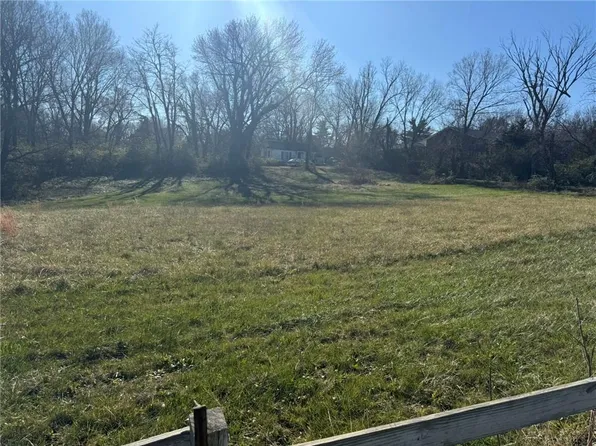 3909 E 100th Ter, Kansas City, MO 64137