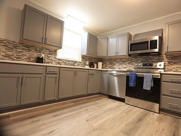 3 Keith Ave — Photo 1