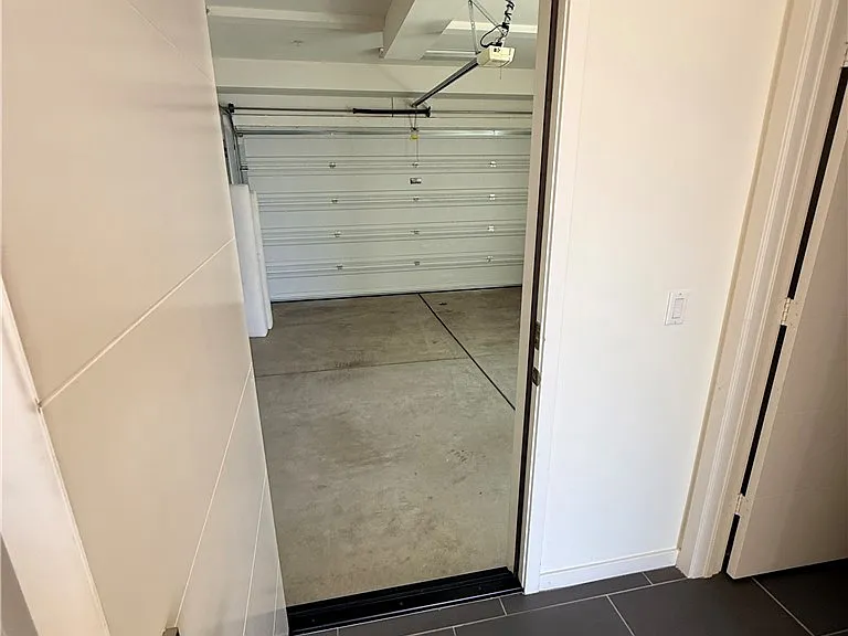 1527 Sullivan Ave — Photo 42