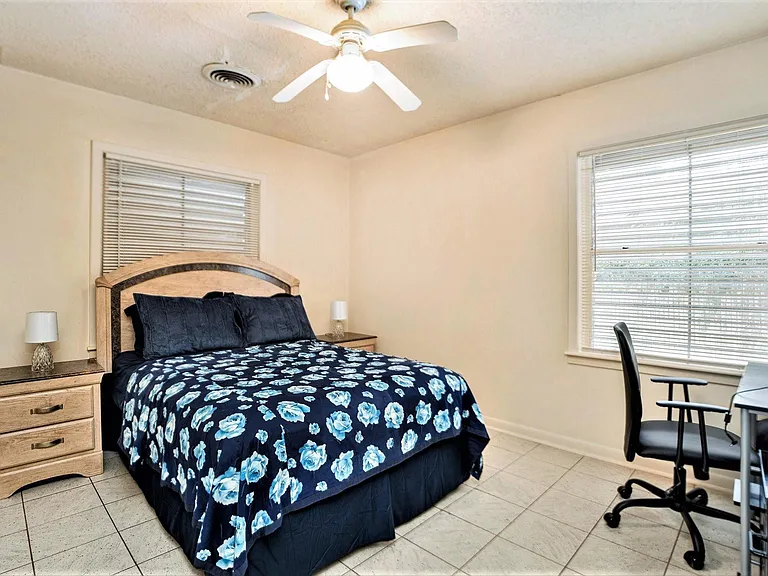 17 Manor Way — Photo 16