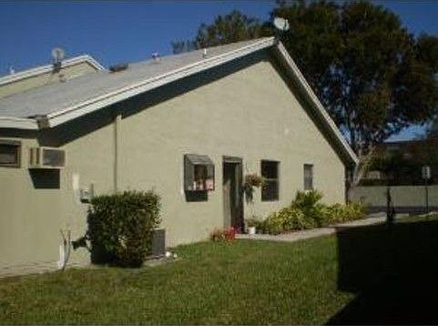3rd image of 3885 NW 76th Ter