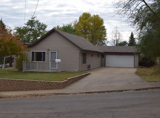 638 3rd St E, Dickinson, ND 58601
