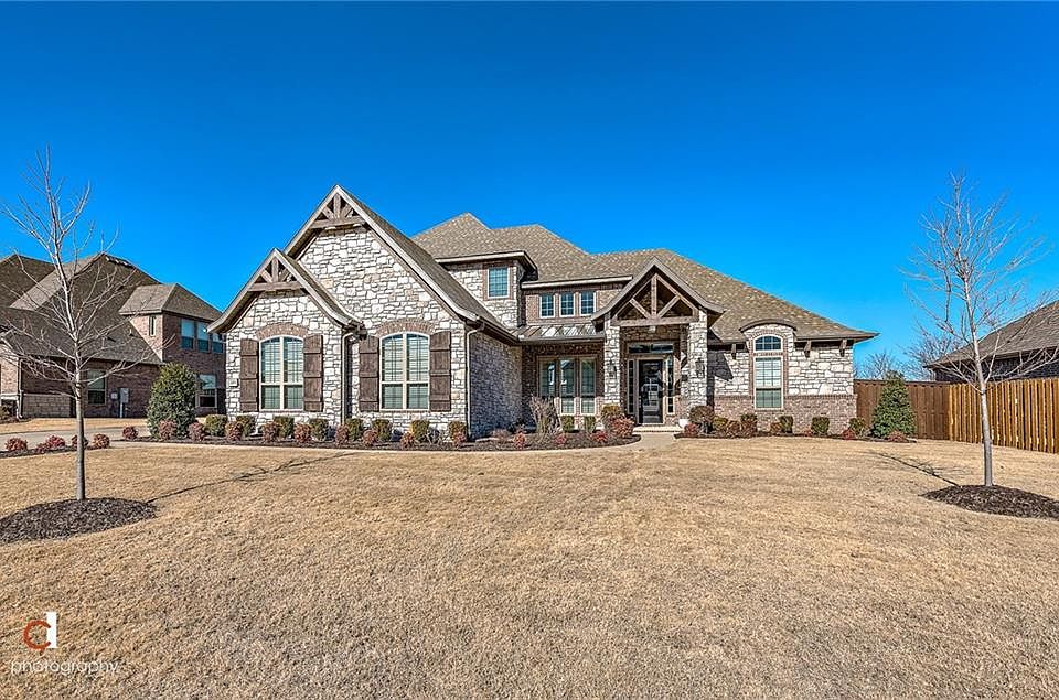 1st image of 2703 Amour Dr