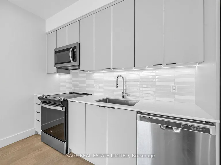 909 Castlefield Ave #3 — Photo 10