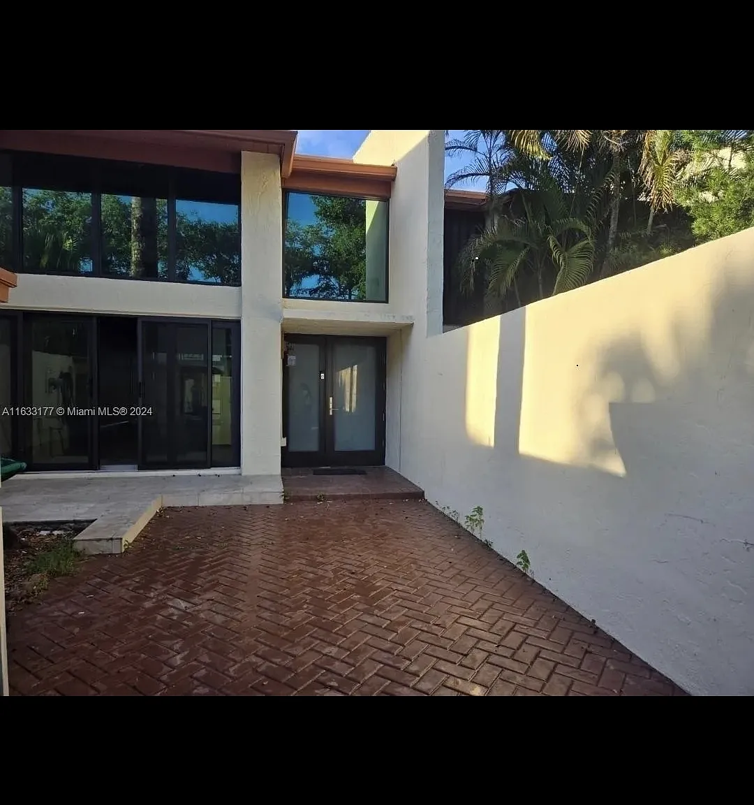 3 bed, 2.5 bath, 1966 sqft, $3,700 — Photo 1