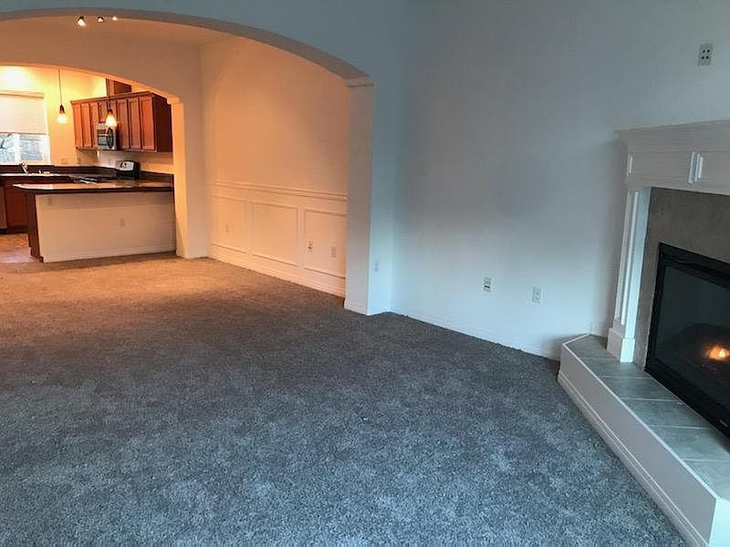 2nd image of 2905 Belmonte Ln