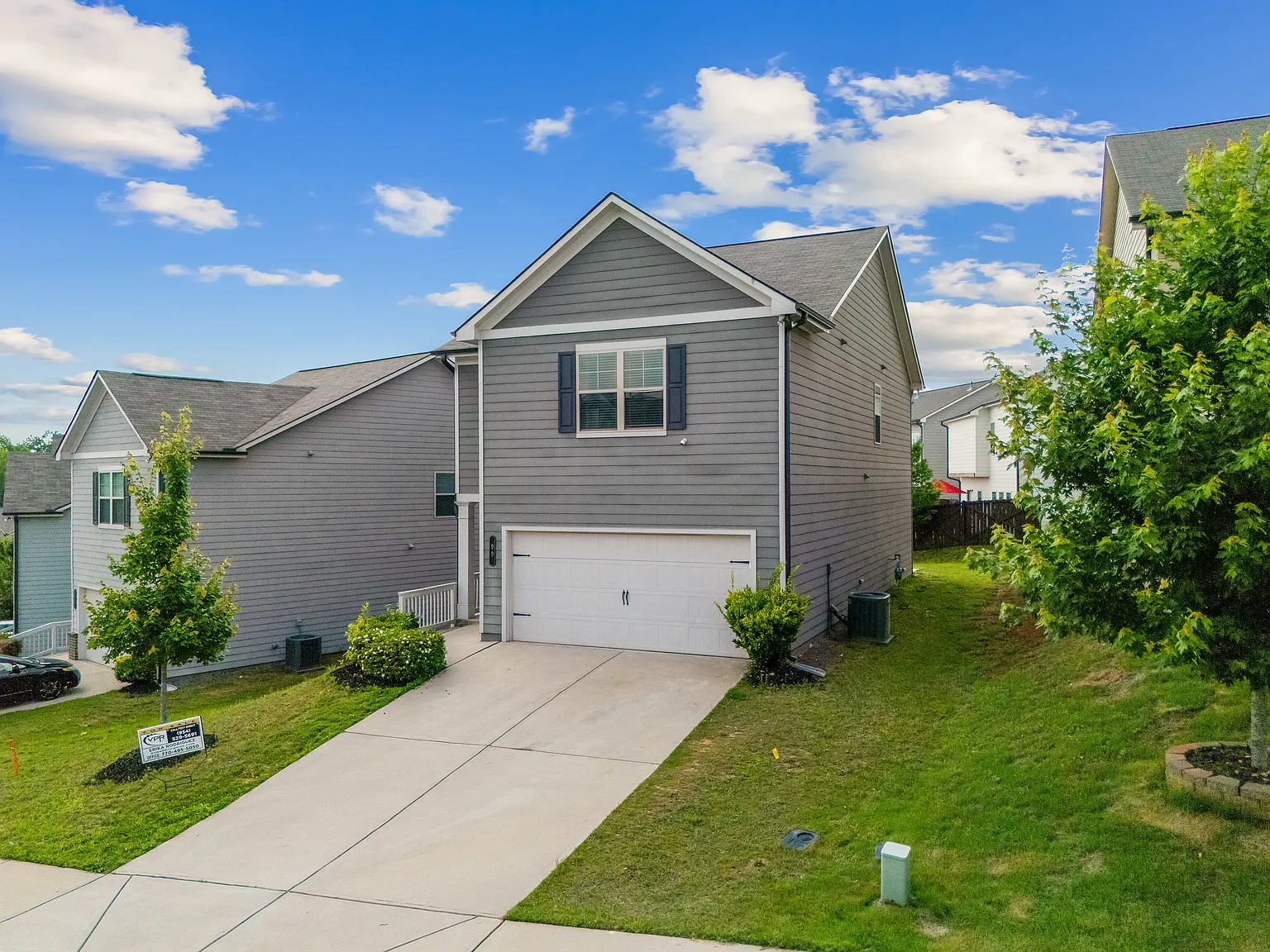 3 bed, 1962 sqft, $2,400 — Photo 3
