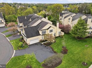 590 Farmdale Cir, Blue Bell, PA 19422