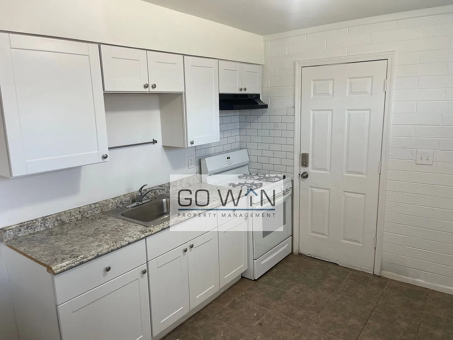 559 S Bellview — Photo 1