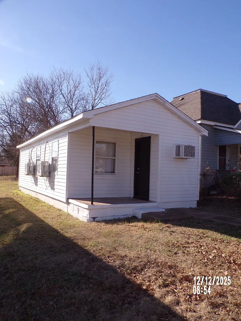 Building Photo - 804 SW Park Ave #B