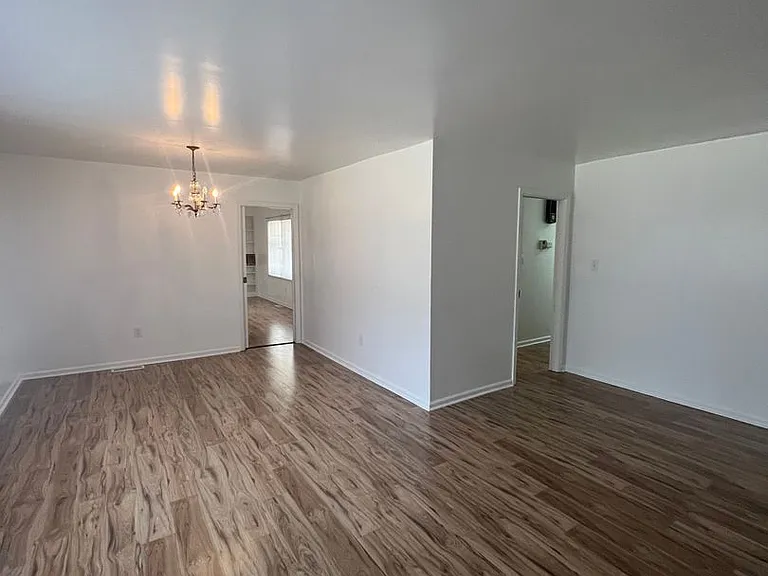 2810 Tavern Rd — Photo 11